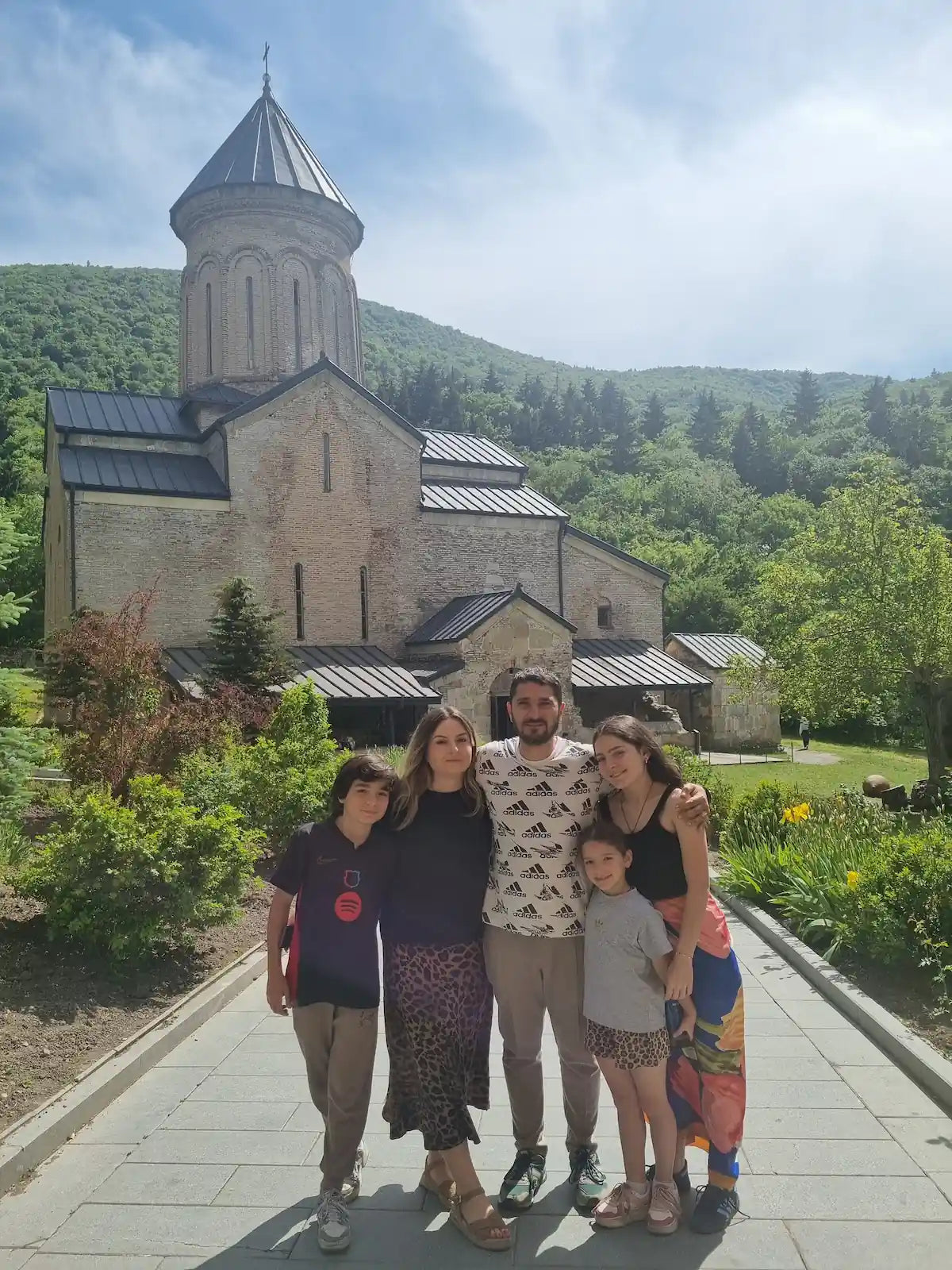 One-Day Private Tour to Dzama Valley