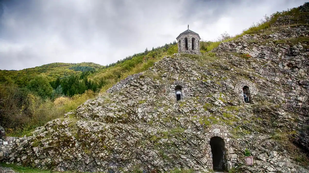 1-Day Private Tour to Dzama Valley